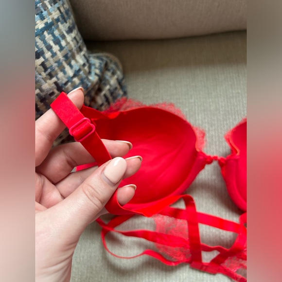 Victoria’s Secret Lace “Very Sexy Push-up” Bra - Picture 7 of 10